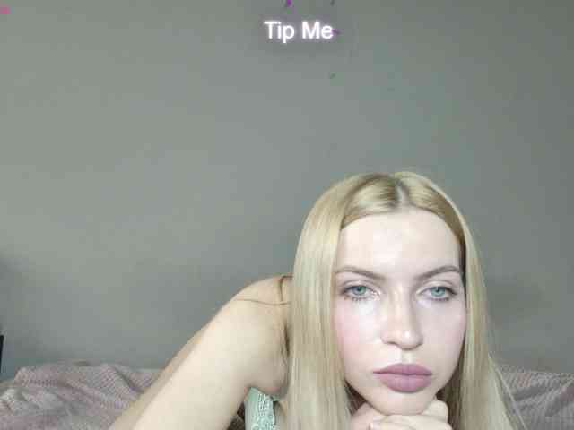 MonicaRosy webcam