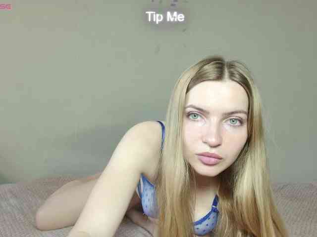 MonicaRosy webcam