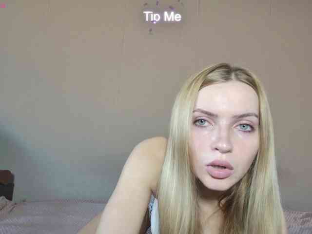 MonicaRosy webcam