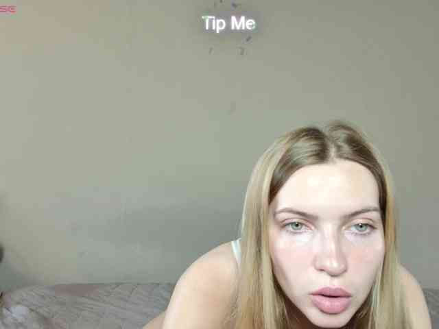 MonicaRosy webcam