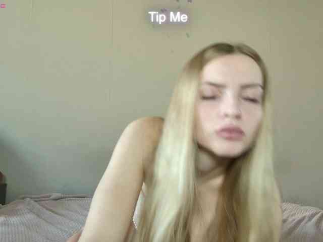 MonicaRosy webcam