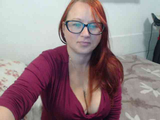 Lilia4joy webcam