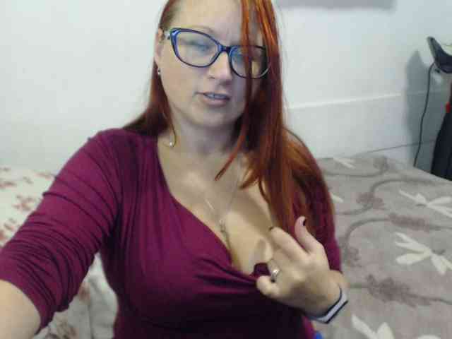 Lilia4joy webcam