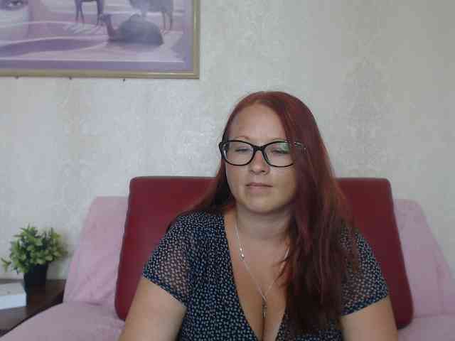 Lilia4joy webcam