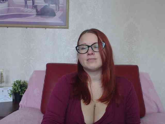 Lilia4joy webcam