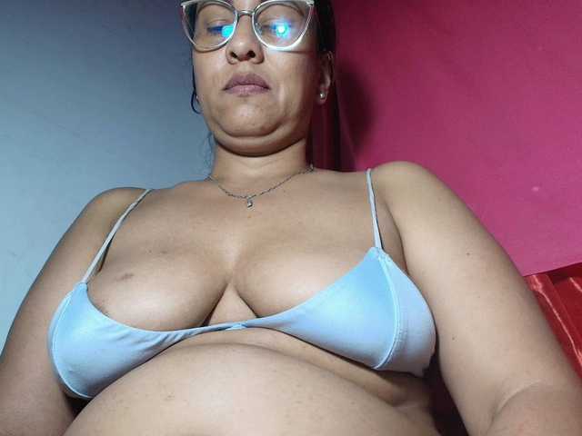 cordelia's BongaCams show and profile