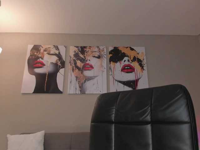 LelaWest's BongaCams show and profile