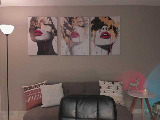 LelaWest's BongaCams show and profile