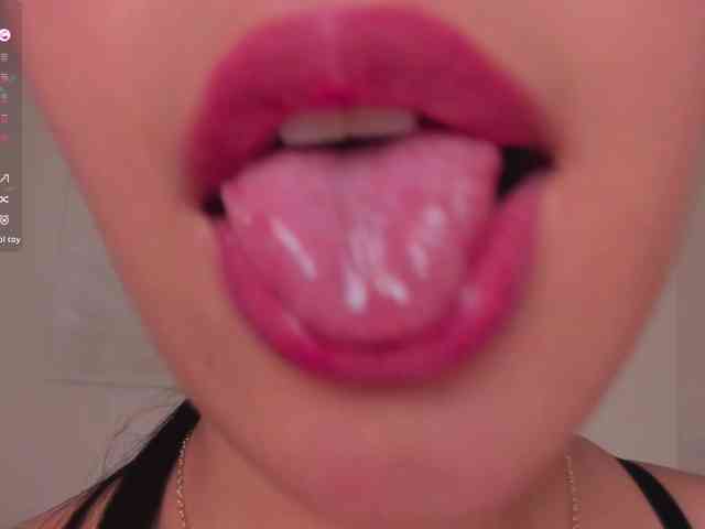 LelaWest webcam