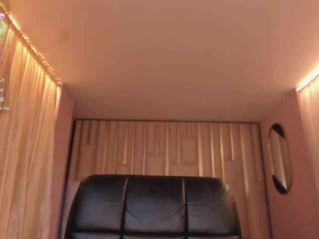 LelaWest webcam