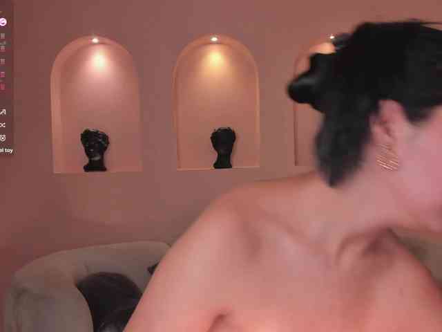 LelaWest webcam