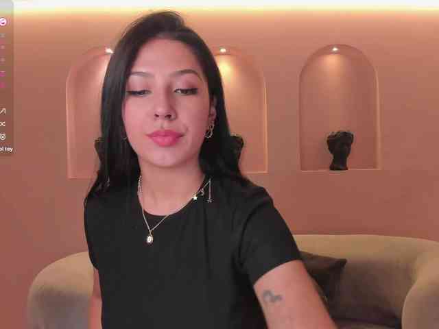 LelaWest webcam