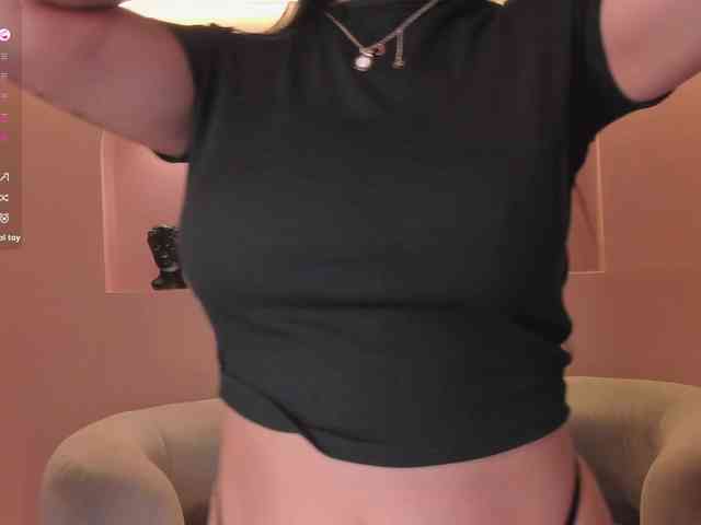 LelaWest webcam