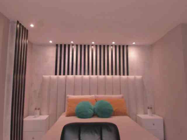 LelaWest webcam