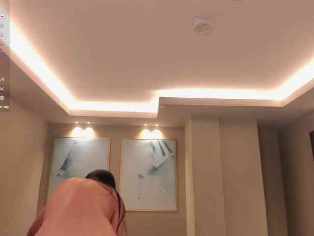 LelaWest webcam