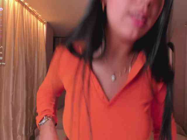 LelaWest webcam