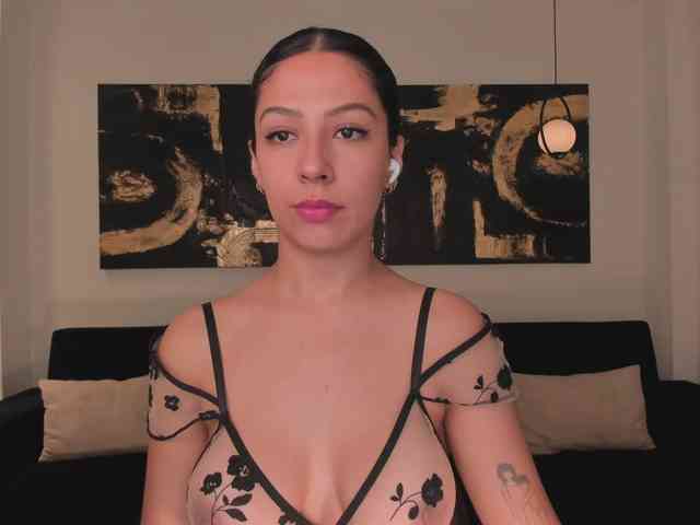 LelaWest webcam