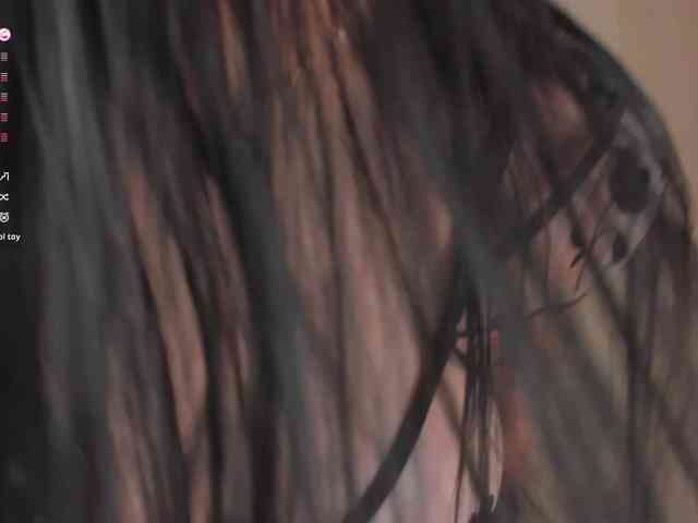 LelaWest webcam