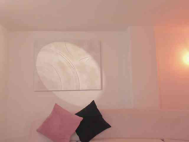 LelaWest webcam