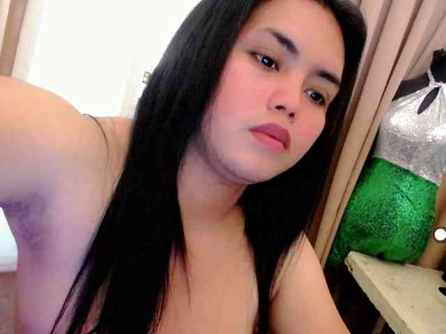 queencarmel Live Webcam on BongaCams