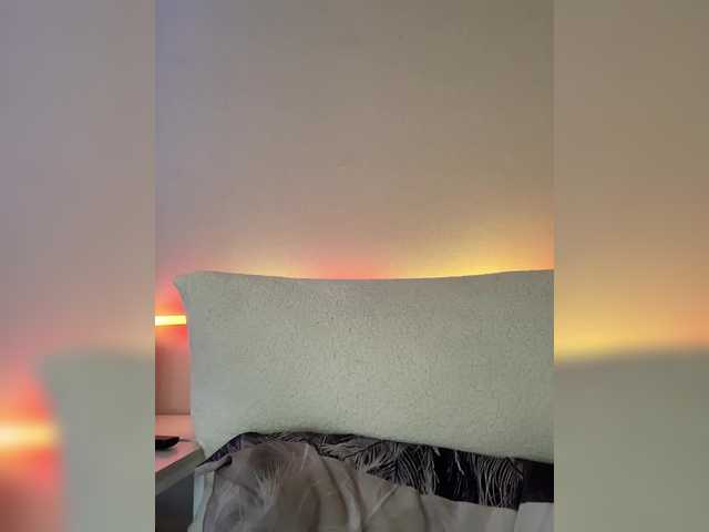 -Bombshell-'s BongaCams show and profile