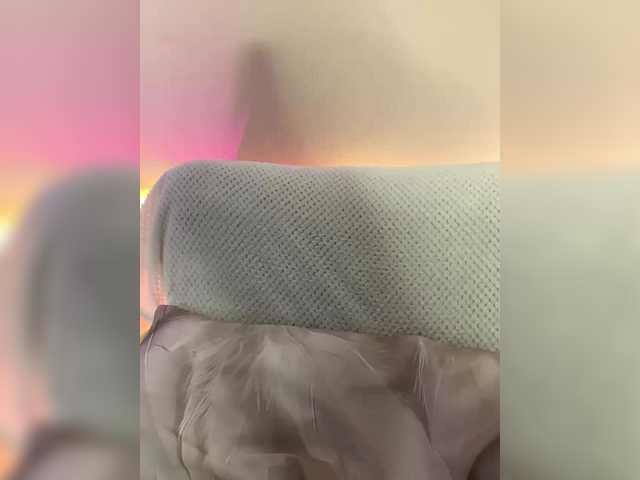 -Bombshell-'s BongaCams show and profile