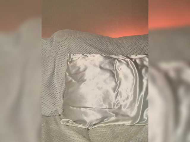 -Bombshell-'s BongaCams show and profile