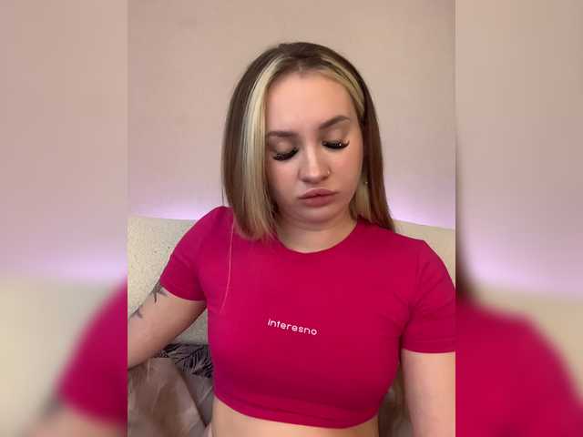 -Bombshell-'s BongaCams show and profile