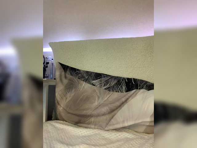 -Bombshell-'s BongaCams show and profile