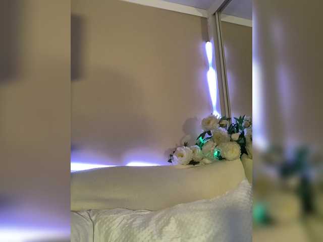 -Bombshell-'s BongaCams show and profile