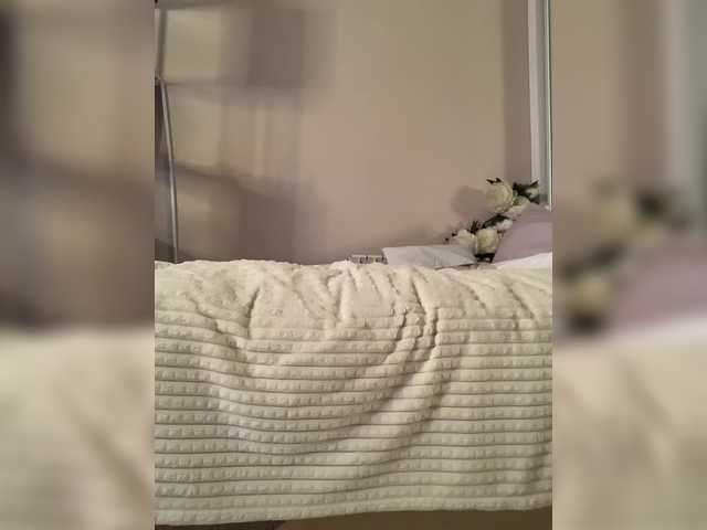 -Bombshell-'s BongaCams show and profile