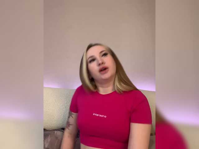 -Bombshell-'s BongaCams show and profile