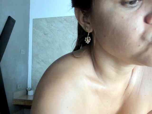 SinthiaCollin webcam