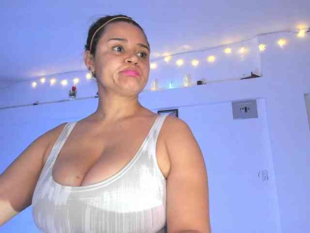 SinthiaCollin webcam