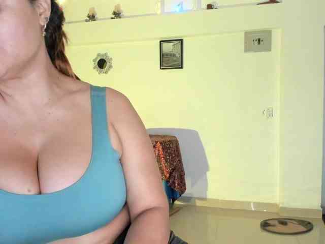 SinthiaCollin webcam