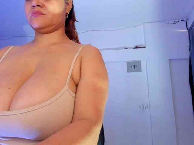 SinthiaCollin webcam