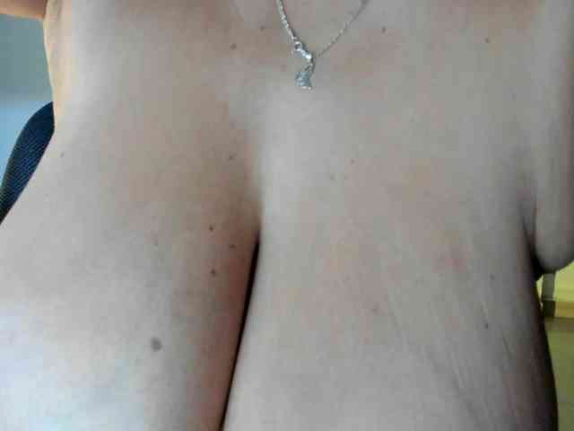 SinthiaCollin webcam