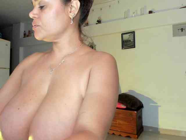 SinthiaCollin webcam