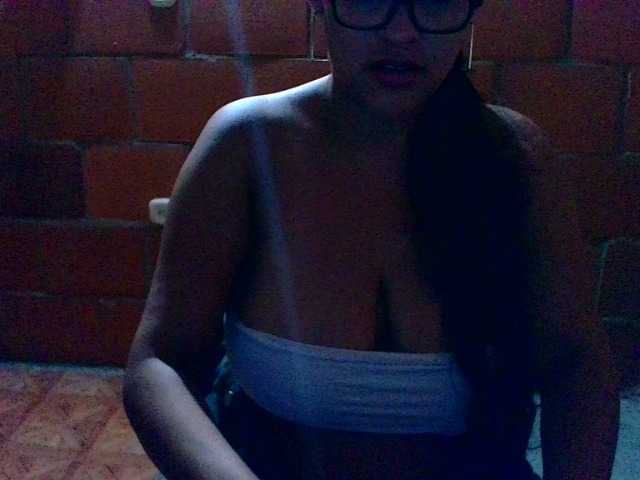 aisha5 from BongaCams