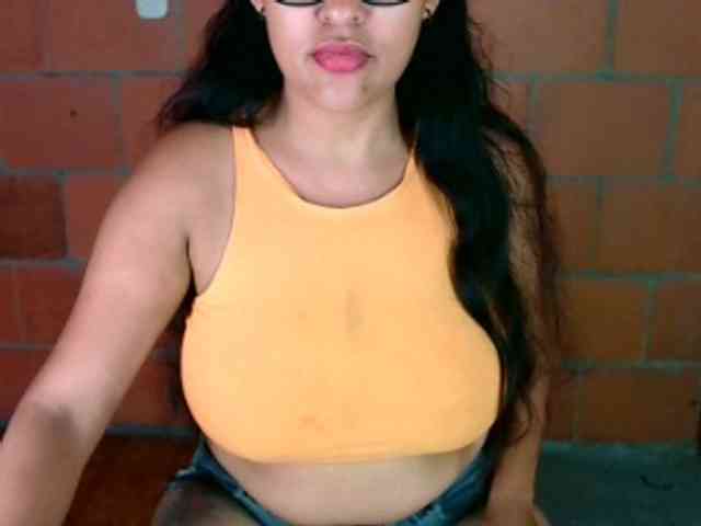 aisha5 Live Webcam on BongaCams