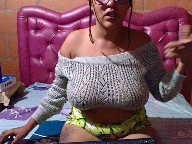 aisha5 webcam