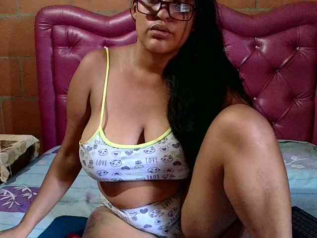 aisha5 webcam