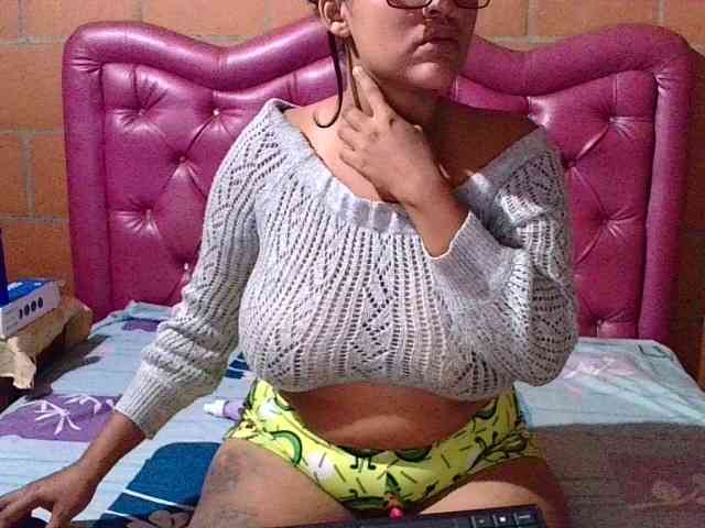 aisha5 webcam