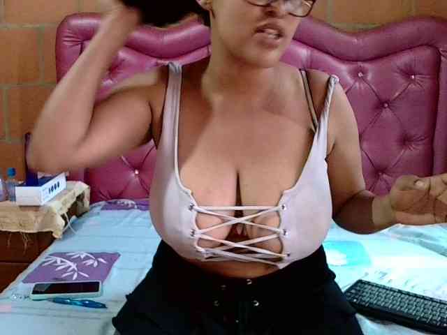aisha5 webcam