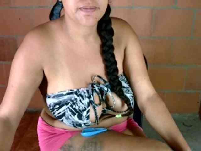 aisha5 Live Webcam on BongaCams