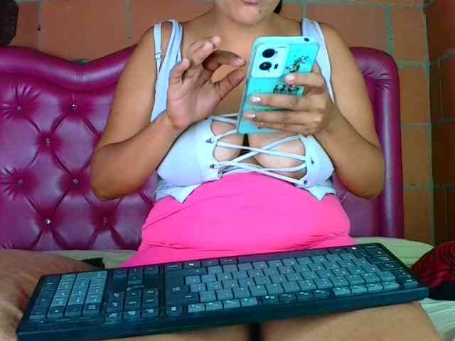 aisha5 webcam