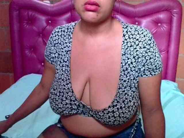 aisha5 webcam