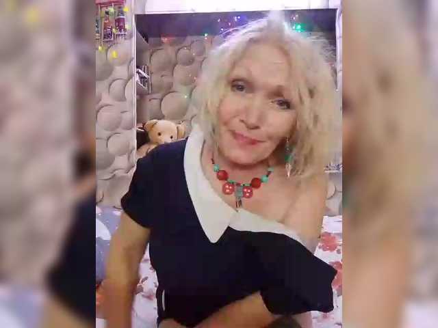 LizSage's BongaCams show and profile