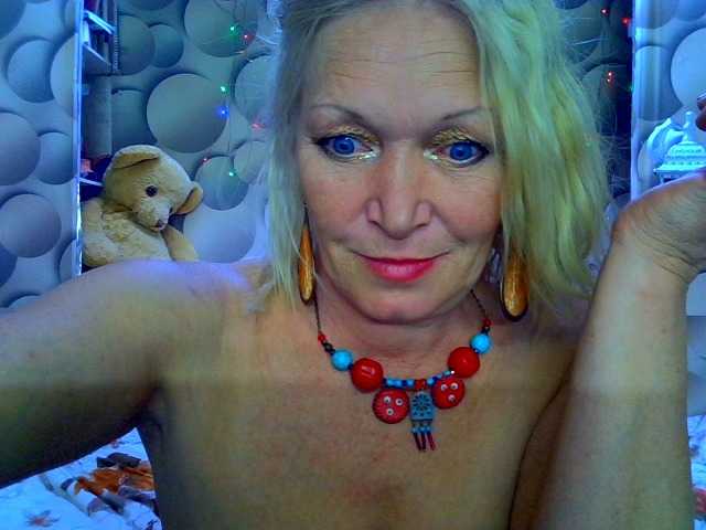 LizSage's BongaCams show and profile