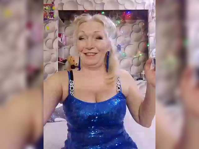 LizSage's BongaCams show and profile